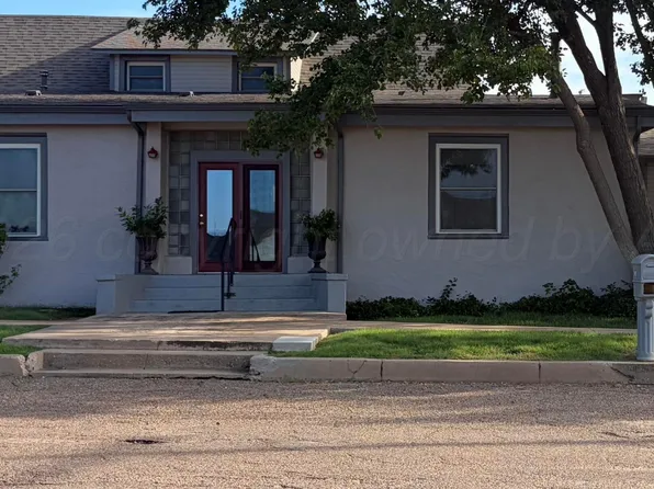 216 E 4th St, Clarendon, TX 79226