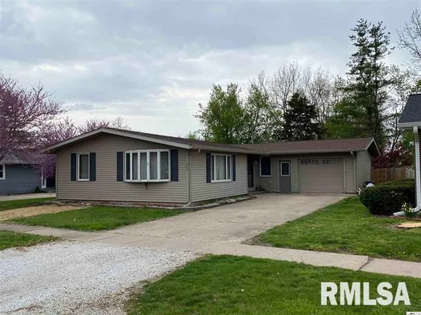 116 E South St, Mount Sterling, IL 62353