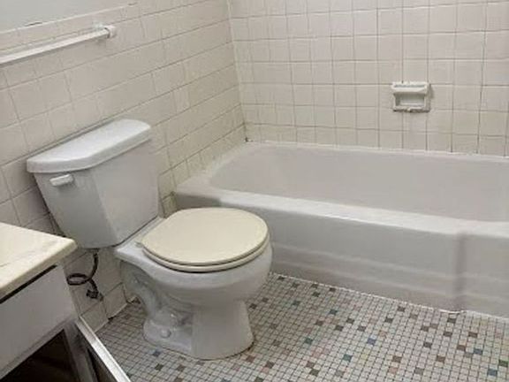 4th image of 8350 Fremont Ave S #201