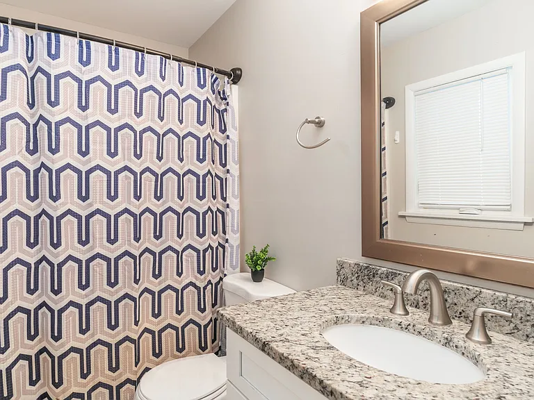 1902 Cambridge Dr — Photo 22