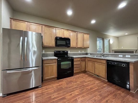 5th image of 1470 NE Redspire Ln
