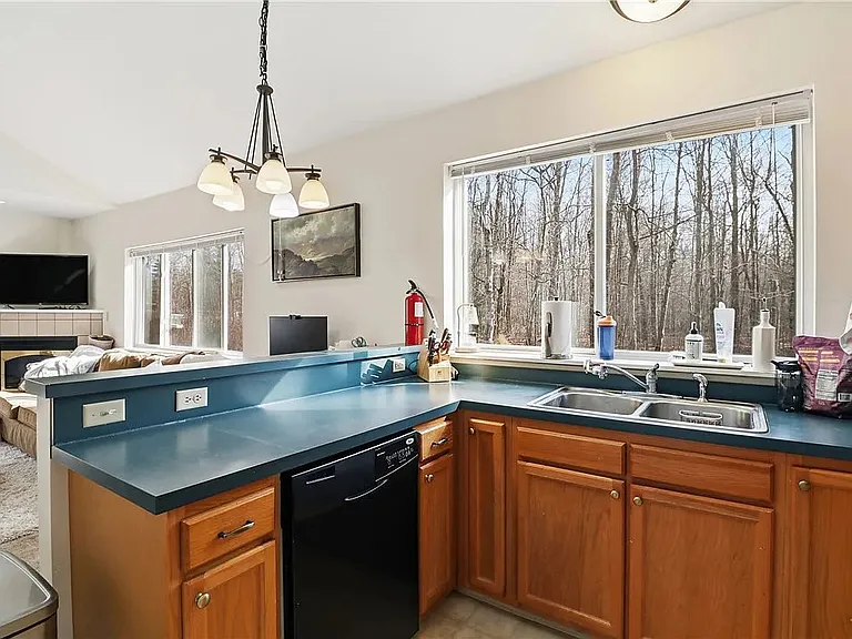 9 Sanctuary Dr — Photo 6