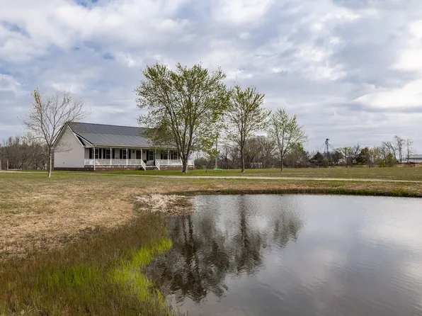 144B Leo Carter Rd, Bethpage, TN 37022