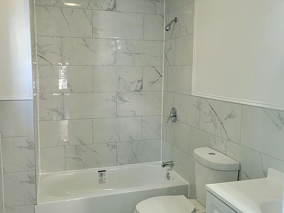 3rd image of 111 S 9th Ave #3