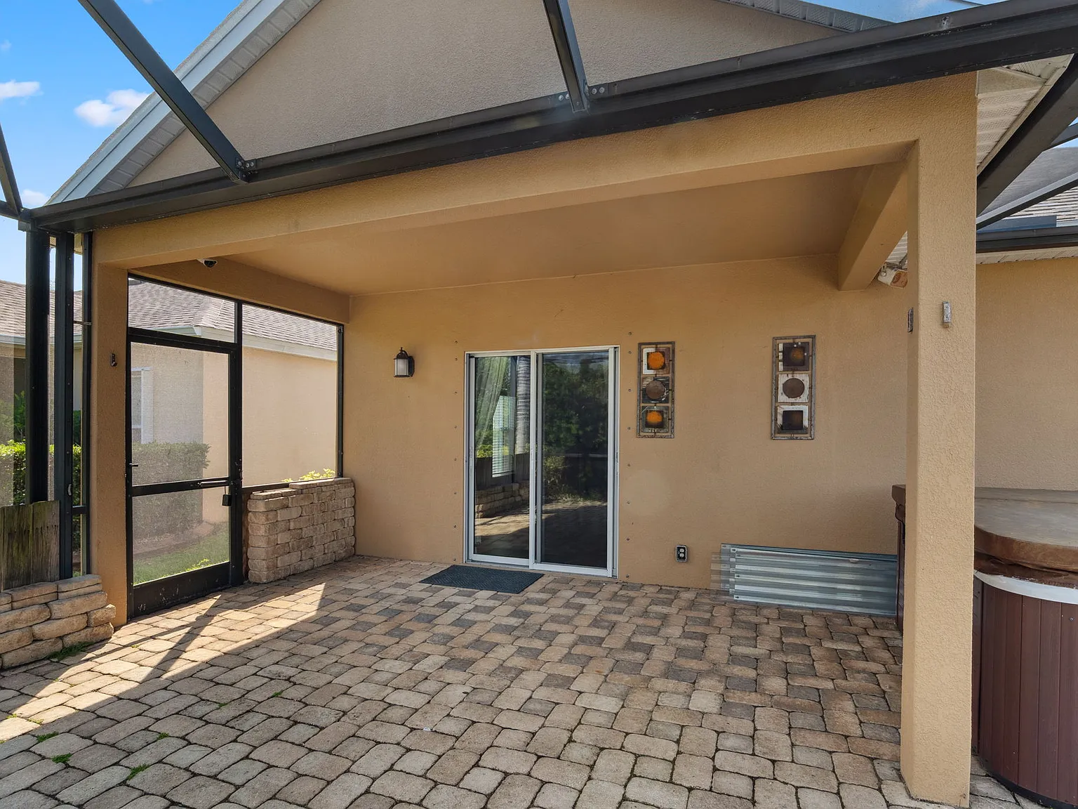 4 bed, 1914 sqft, $2,800 — Photo 3