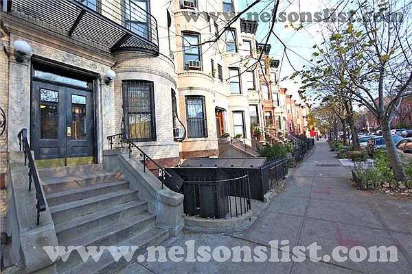 Rented by R New York | media 12