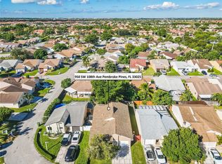 950 SW 108th Ave, Pembroke Pines, FL 33025