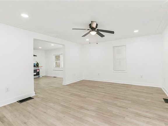 2nd image of 222 W College St
