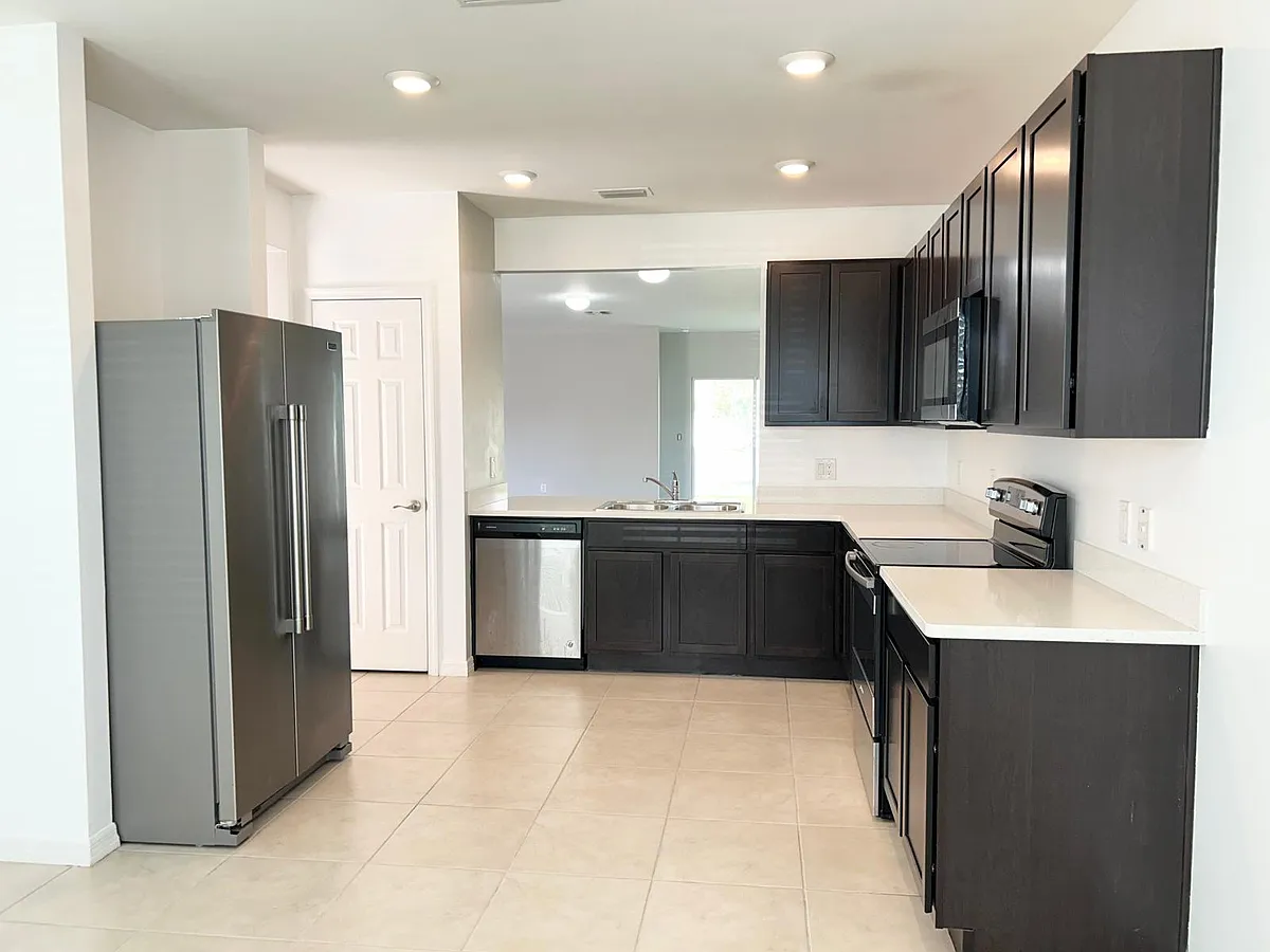 Building Photo - 2715 Merida Ln