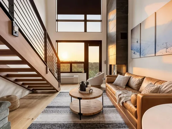 124 Village Ln Unit 420, Sandpoint, ID 83864