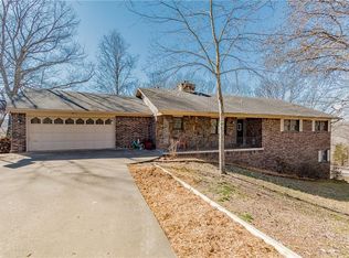 39 Churchill Dr, Bella Vista, AR 72715