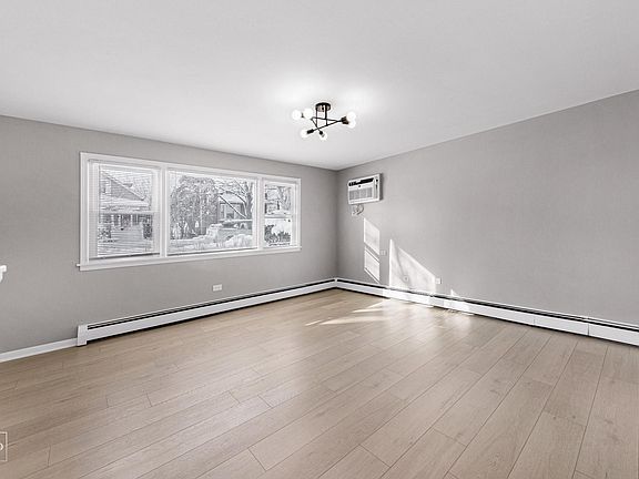 4th image of 935 Marengo Ave #2W