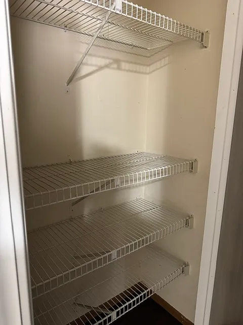 2 bed, 1.5 bath, 1400 sqft, $1,595 — Photo 3