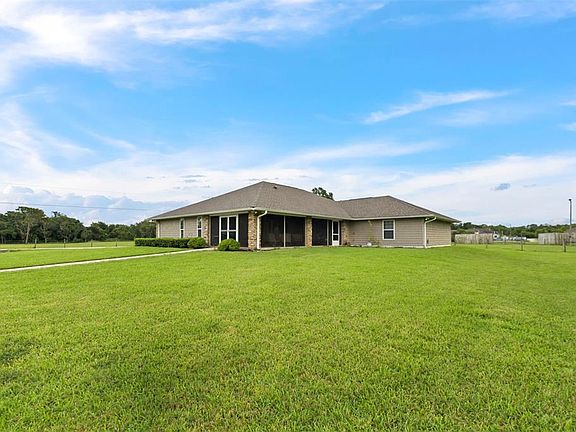 2nd image of 1450 Duff Rd