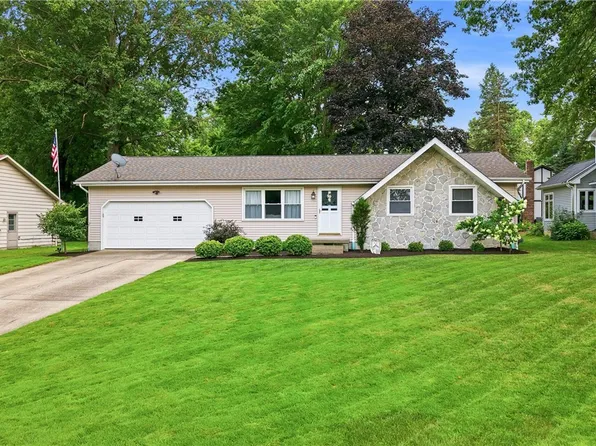 6955 Colleen Dr, Youngstown, OH 44512