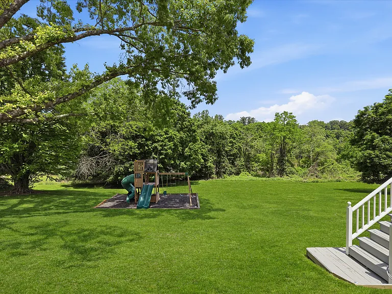 4 Fawn Ln — Photo 32