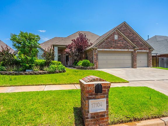 2nd image of 17104 Holly Burn Cir
