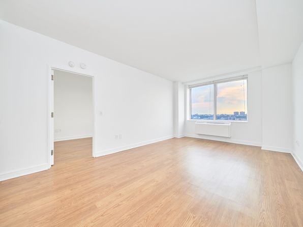 160 Riverside Blvd APT 19E