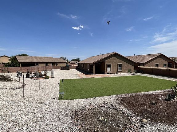 3rd image of 457 W Calle Patio Lindo