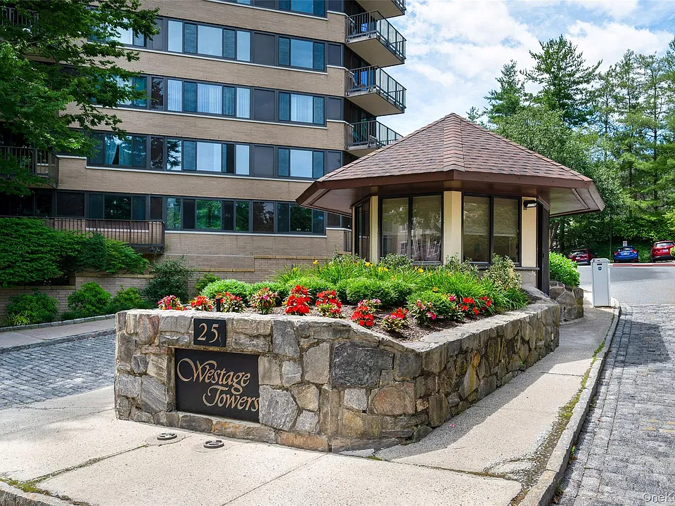 25 Rockledge Ave #1111