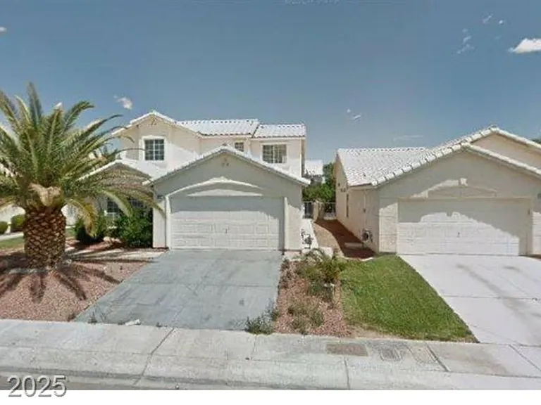 3420 Strawberry Roan Rd — Photo 1