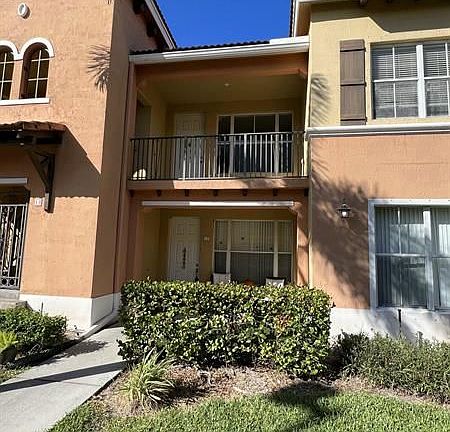 3rd image of 3549 Forest Hill Blvd APT 17