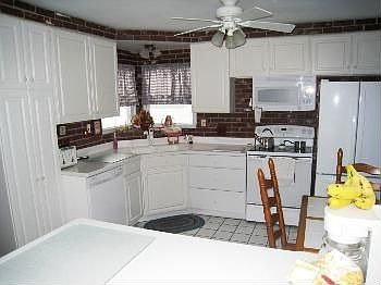 4th image of 29664 Rosslyn Ave