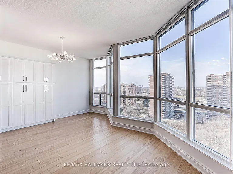 5 Rowntree Rd #Penthouse 1916 — Photo 10