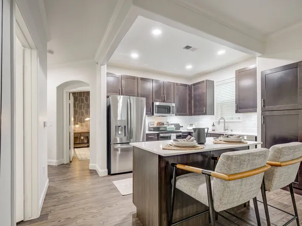 La Villita Lakeside and Landings