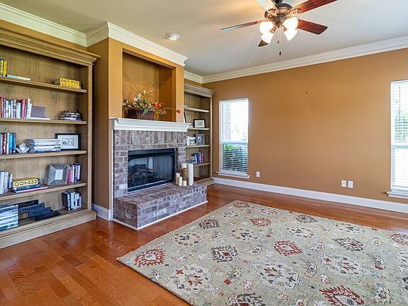3rd image of 600 N River Bend Dr