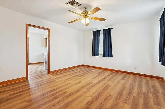 2524 Mississippi Ave — Photo 3