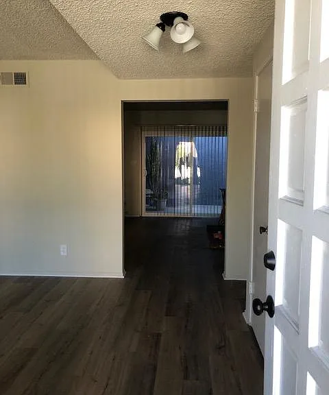 1704 Fern Ave — Photo 10
