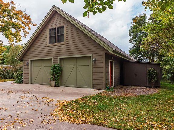 4th image of 8964 Eyota Way