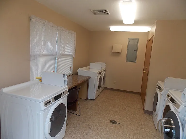 Jefferson Crossing Townhomes — Photo 14