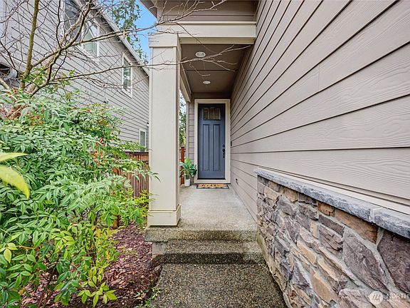 4th image of 13134 180th Avenue E