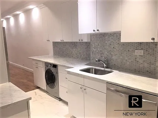 Rented by R New York | media 11