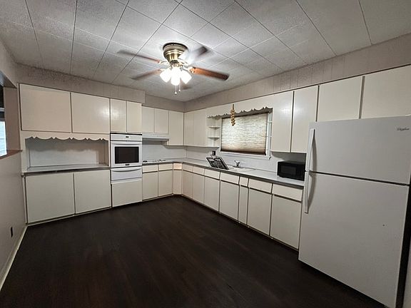 2nd image of 259 North Dr Floor 1