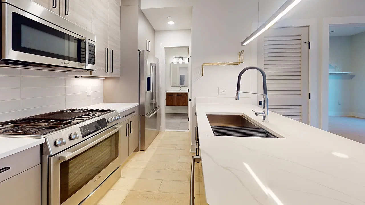 1 bed, 551 sqft, $2,550 — Photo 3