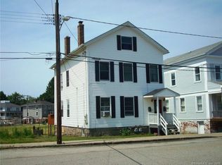 38 Coit St, New London, CT 06320