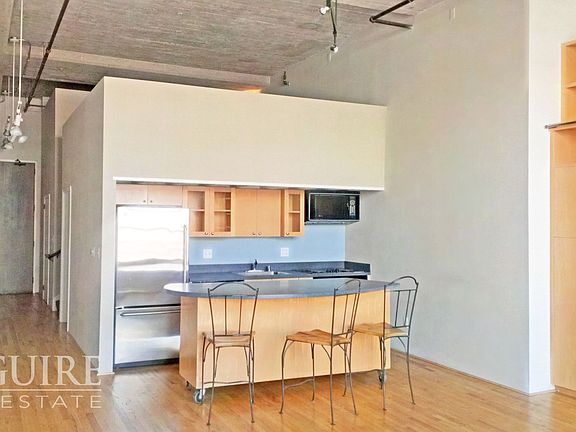 4th image of 601 4th St Unit 224