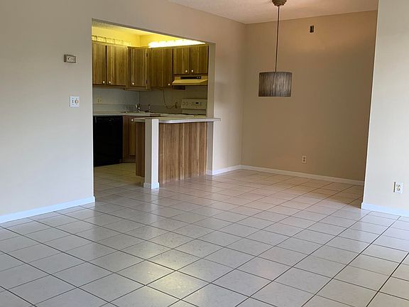 4th image of 205 Pine Hov Cir APT A-2