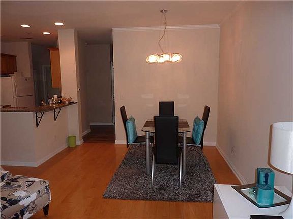 3rd image of 219 N New Jersey St #219C
