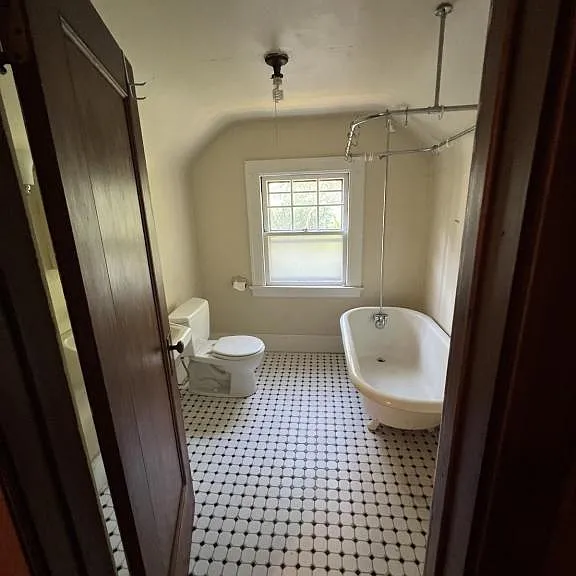 1057 Park Ave — Photo 7