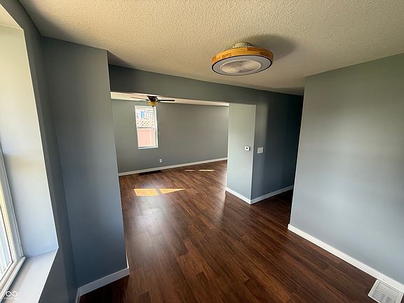 5th image of 504 W Washington St