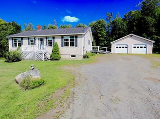 197 Bartlett Rd, Sidney, ME 04330