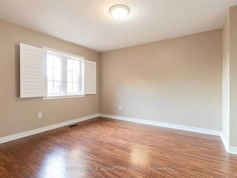 128 Holmes Cres — Photo 21