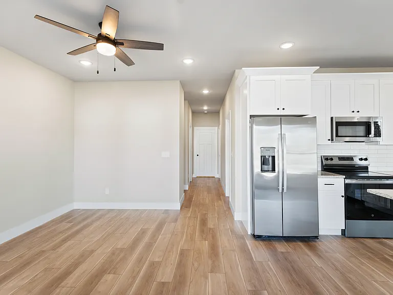 1221 Parkstone Dr NW — Photo 10