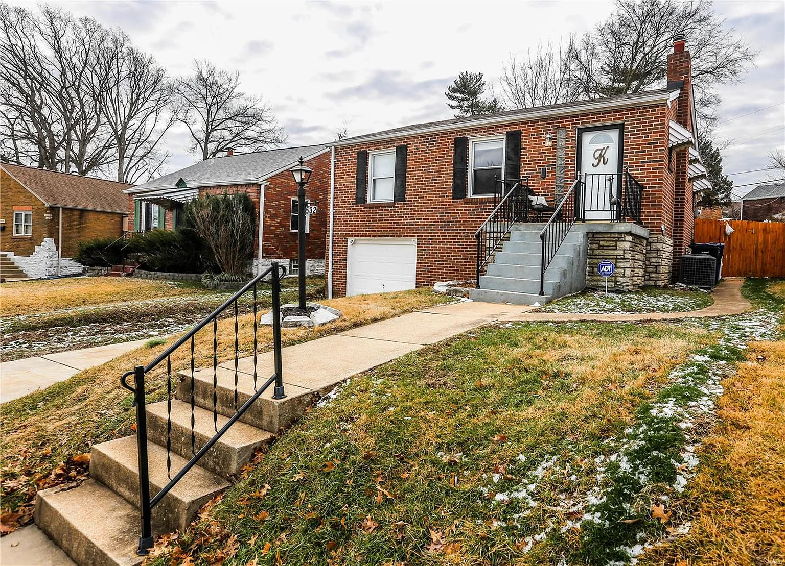 532 Ruthland Dr photo 1