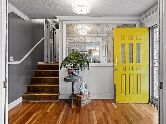 5th image of 3051 Towerway Dr
