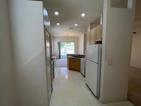 5th image of 808 Summit Greens Blvd
